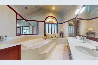 124 Montauk Highway, Westhampton, NY 11977 - Photo 36