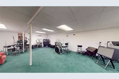 124 Montauk Highway, Westhampton, NY 11977 - Photo 48