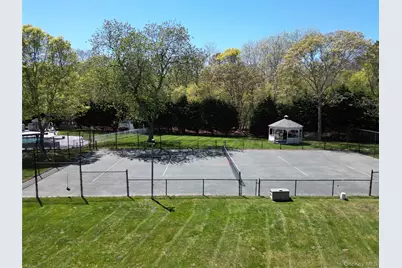 124 Montauk Highway, Westhampton, NY 11977 - Photo 12