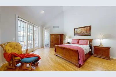 124 Montauk Highway, Westhampton, NY 11977 - Photo 44