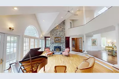 124 Montauk Highway, Westhampton, NY 11977 - Photo 26