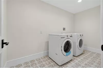 654 Caledonia Road, Dix Hills, NY 11746 - Photo 32