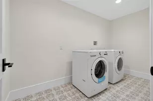 654 Caledonia Rd, Dix Hills, NY 11746 - Photo 32