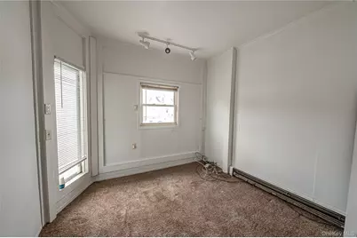 284 4th Avenue, Bay Shore, NY 11706 - Photo 8