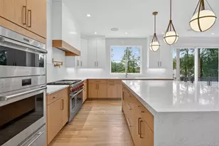 32A Pine Rd, Syosset, NY 11791 - Photo 16