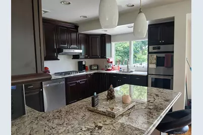 11 Dale Lane, Hauppauge, NY 11788 - Photo 2