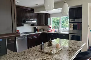 11 Dale Ln, Hauppauge, NY 11788 - Photo 2