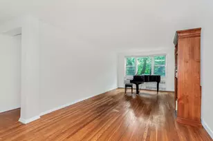 679 W 239th Street W, Bronx, NY 10463 - Photo 1