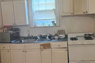 120 Oak Ave, Hempstead, NY 11550 - Photo 4