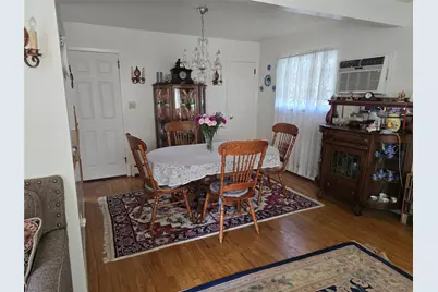 27 Leo Lane, Deer Park, NY 11729 - Photo 2