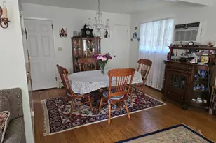 27 Leo Ln, Deer Park, NY 11729 - Photo 2