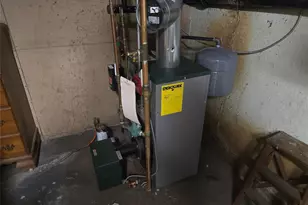 27 Leo Ln, Deer Park, NY 11729 - Photo 16