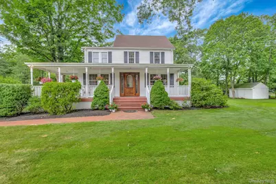 1 Garfield Court, Nesconset, NY 11767 - Photo 2