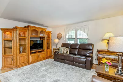 1 Garfield Court, Nesconset, NY 11767 - Photo 8