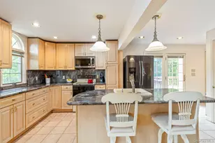 1 Garfield Ct, Nesconset, NY 11767 - Photo 10