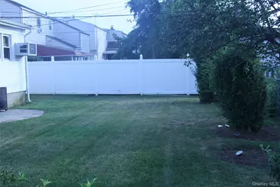 24 Garnet Place, Elmont, NY 11003 - Photo 10