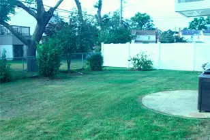 24 Garnet Pl, Elmont, NY 11003 - Photo 8