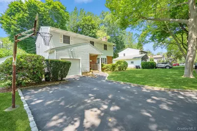 29 Munson Court, Melville, NY 11747 - Photo 4