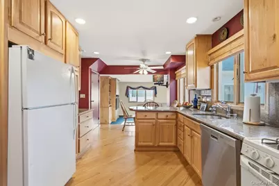 29 Munson Court, Melville, NY 11747 - Photo 14