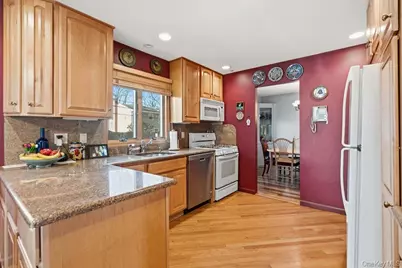 29 Munson Court, Melville, NY 11747 - Photo 16