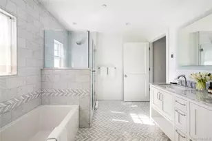 31 Old Boathouse Lane S, Hampton Bays, NY 11946 - Photo 8