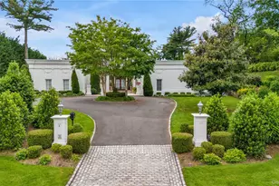 6 Hamptworth Dr, Great Neck, NY 11024 - Photo 2