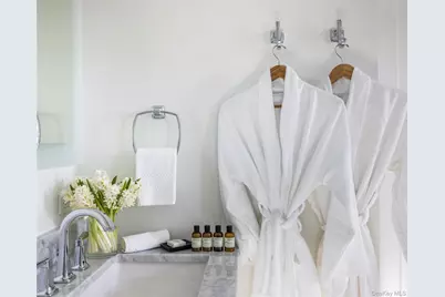 45 Old Boathouse Lane S, Hampton Bays, NY 11946 - Photo 10