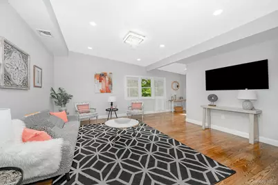 33 Ball Park Lane, Hicksville, NY 11801 - Photo 12