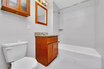 172-18 Jamaica Avenue #4D, Jamaica, NY 11432 - Photo 8