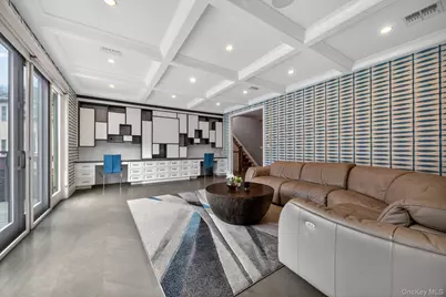 44 Parker Boulevard, Monsey, NY 10952 - Photo 8