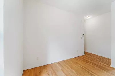 2137 33rd Street #3D, Astoria, NY 11105 - Photo 2