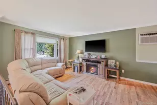 4 Margaret Dr, Nesconset, NY 11767 - Photo 4