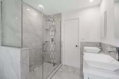 12 Foxhurst Court, Manhasset Hills, NY 11040 - Photo 38