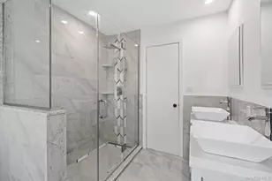 12 Foxhurst Ct, Manhasset Hills, NY 11040 - Photo 38