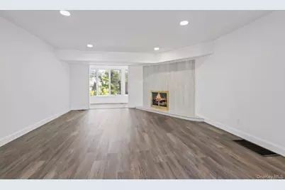 12 Foxhurst Court, Manhasset Hills, NY 11040 - Photo 12