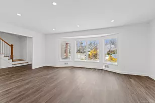 12 Foxhurst Ct, Manhasset Hills, NY 11040 - Photo 10