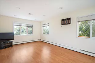 21 Silver St, West Babylon, NY 11704 - Photo 12