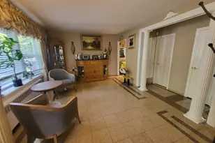 413 51st St, Lindenhurst, NY 11757 - Photo 2