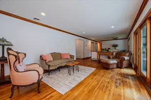 237 Oakwood Rd, Huntington, NY 11743 - Photo 4