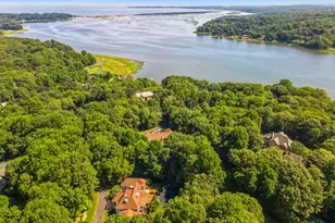 9 Swan Pl, Nissequogue, NY 11780 - Photo 8