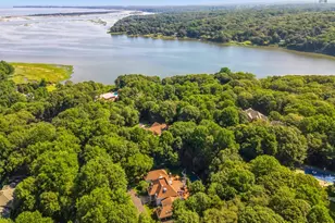 9 Swan Pl, Nissequogue, NY 11780 - Photo 4