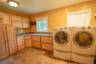 6 Cambridge Dr, Smithtown, NY 11787 - Photo 12