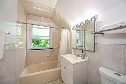 90 E Broadway, Roslyn, NY 11576 - Photo 18