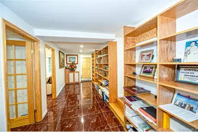 90 E Broadway, Roslyn, NY 11576 - Photo 16