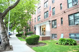 84-31 Van Wyck Expressway, Briarwood, NY 11435 - Photo 18