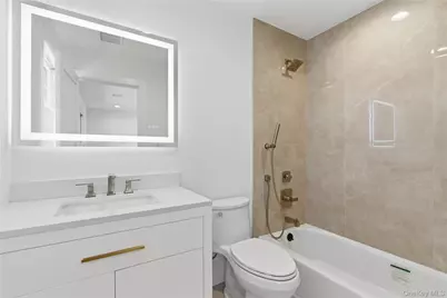 12 School House Lane, Syosset, NY 11791 - Photo 32