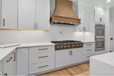 12 School House Lane, Syosset, NY 11791 - Photo 10