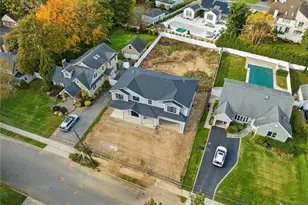 12 School House Ln, Syosset, NY 11791 - Photo 2