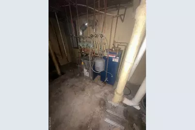 190 Burlington Avenue, Deer Park, NY 11729 - Photo 10