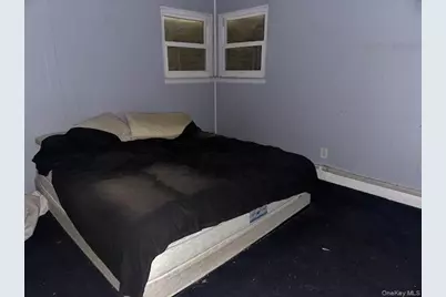 190 Burlington Avenue, Deer Park, NY 11729 - Photo 8